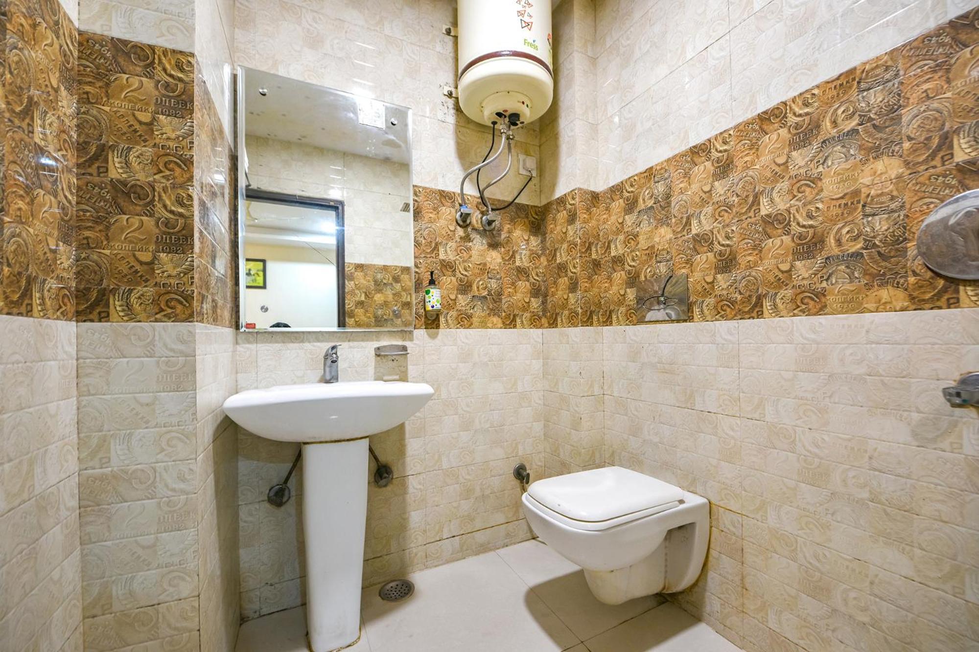 Fabhotel Baba Residency Near Railway Station New Delhi