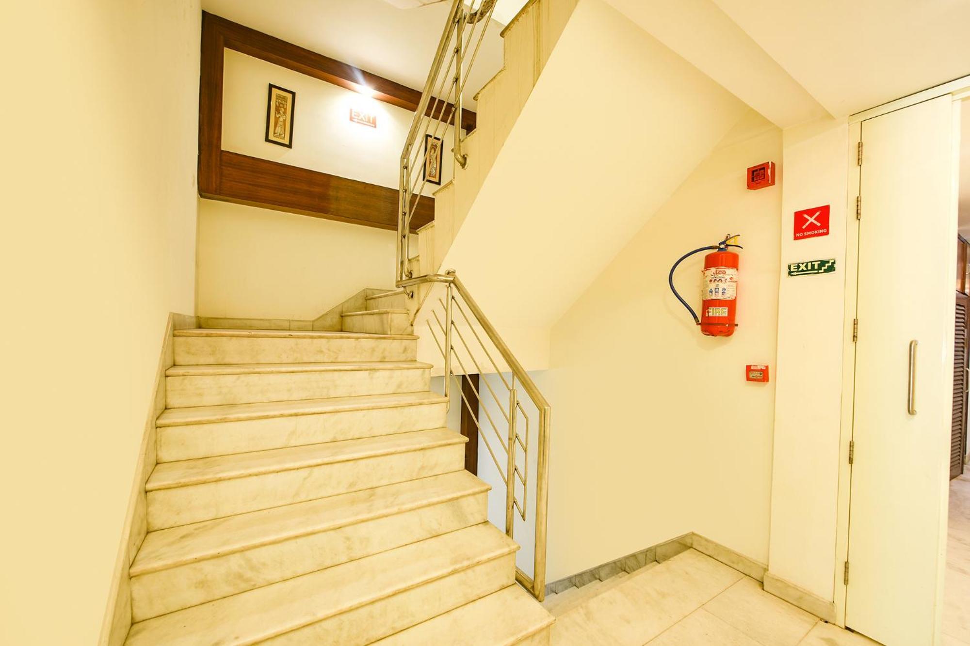 Fabhotel Baba Residency Near Railway Station Hotel